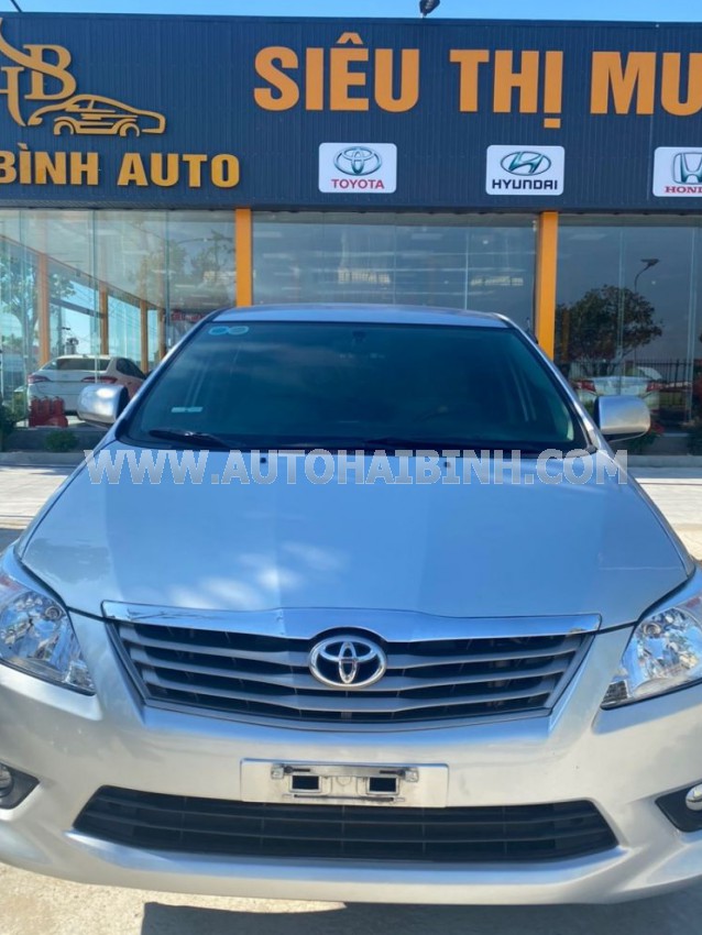 Toyota Innova 2.0E 2013